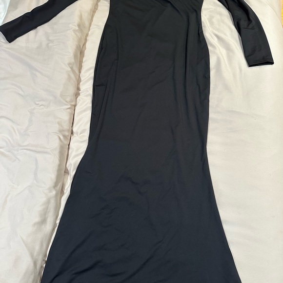 SHEIN Black Maxi Dress with Long Sleeves - Picture 1 of 2